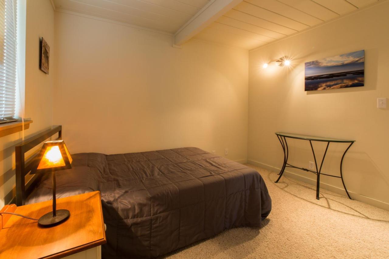 Private Room With Shared Bath Mountain View Exteriör bild